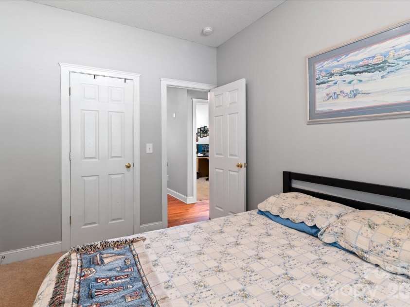13502 Glencreek Lane, Huntersville, NC 28078.  MLS# CAR4422047, YatesRealty ID 49088. 