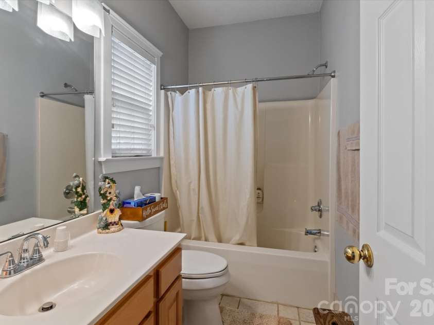 13502 Glencreek Lane, Huntersville, NC 28078.  MLS# CAR4422047, YatesRealty ID 49088. 