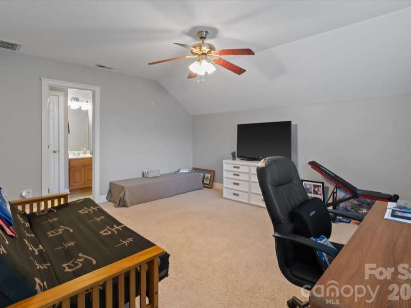 13502 Glencreek Lane, Huntersville, NC 28078.  MLS# CAR4422047, YatesRealty ID 49088. 