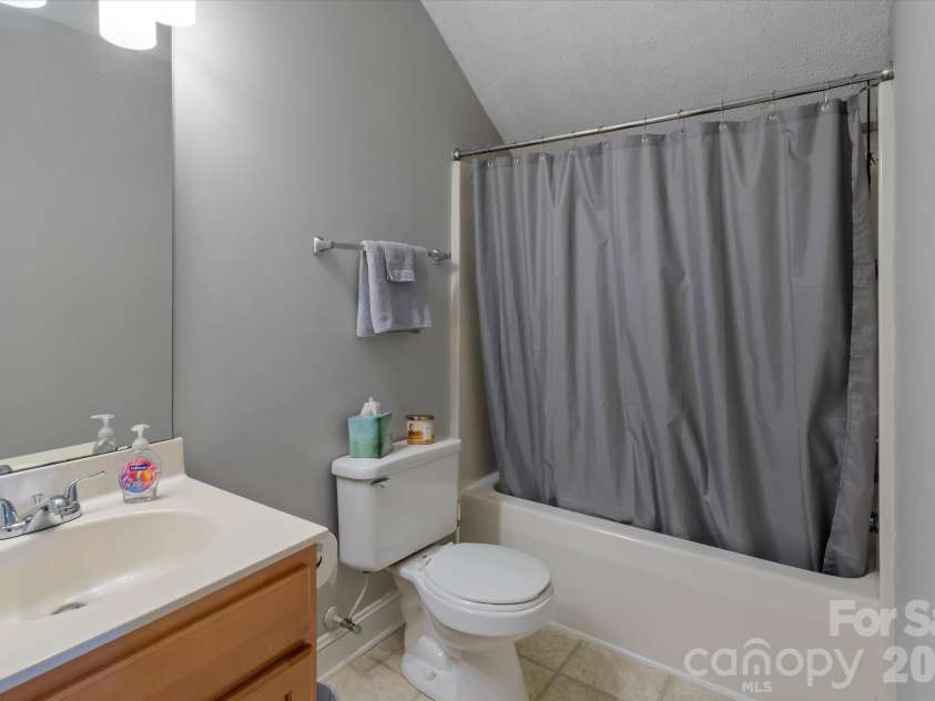 13502 Glencreek Lane, Huntersville, NC 28078.  MLS# CAR4422047, YatesRealty ID 49088. 