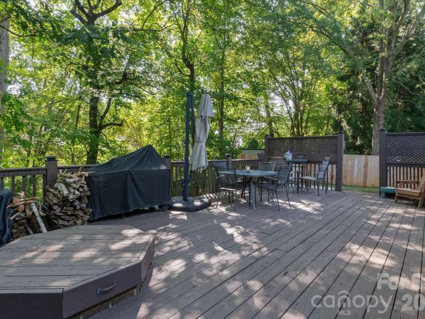 13502 Glencreek Lane, Huntersville, NC 28078.  MLS# CAR4422047, YatesRealty ID 49088. 