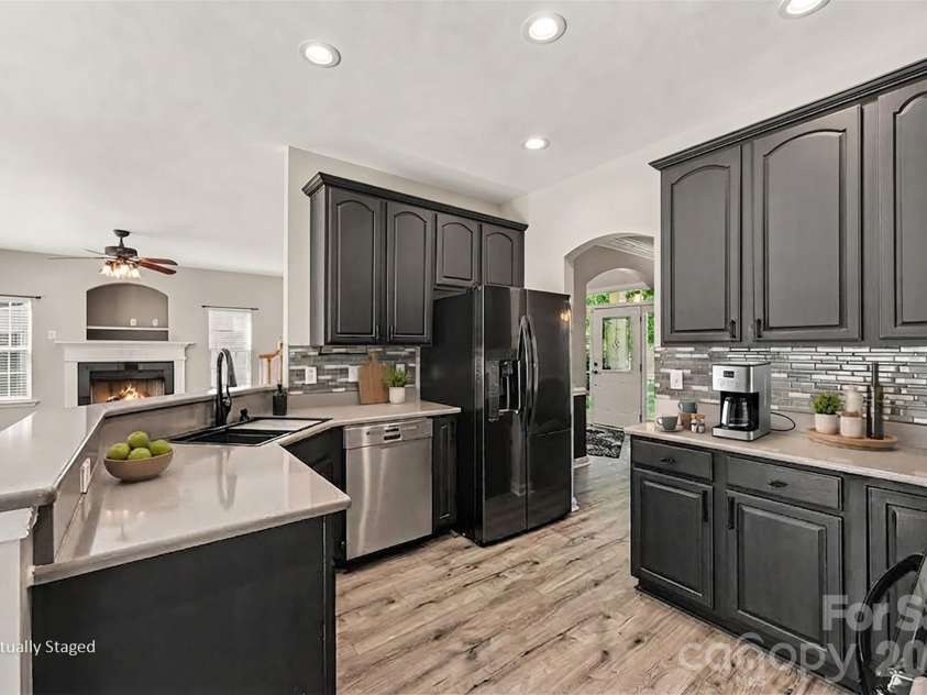 3118 Hadden Hall Boulevard, Fort Mill, SC 29715.  MLS# CAR4420976, YatesRealty ID 49089. Kitchen, Virtually staged