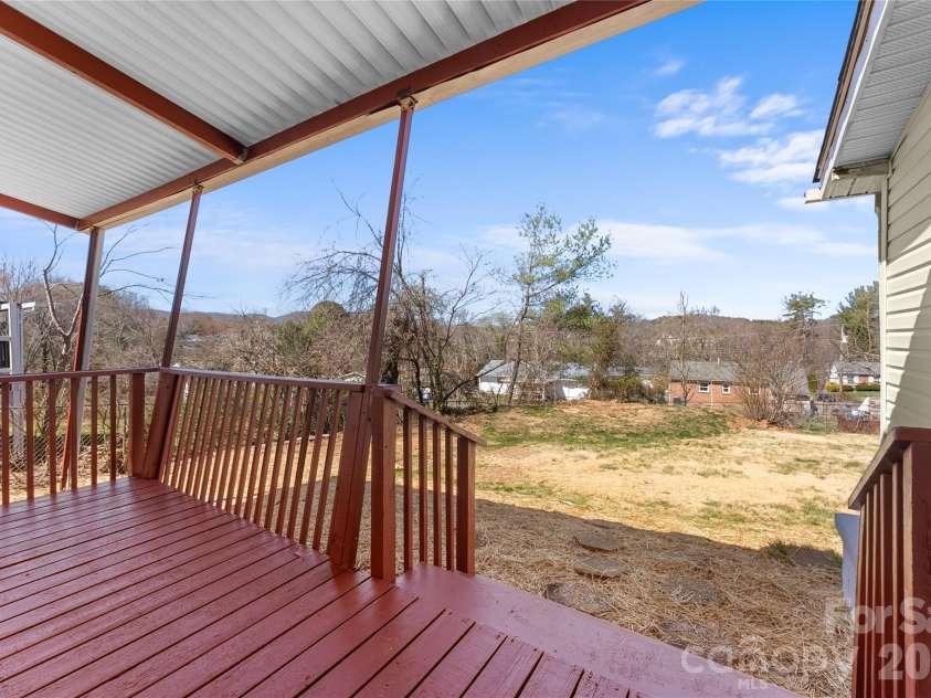 88 Skyview Terrace, Asheville, NC 28806.  MLS# CAR4356521, YatesRealty ID 4909. 