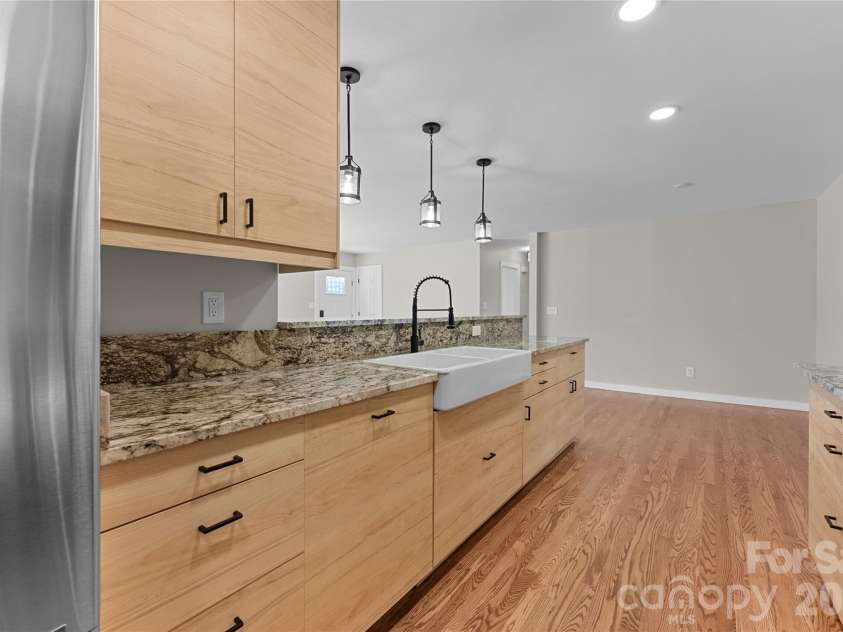 88 Skyview Terrace, Asheville, NC 28806.  MLS# CAR4356521, YatesRealty ID 4909. 