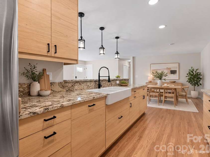 88 Skyview Terrace, Asheville, NC 28806.  MLS# CAR4356521, YatesRealty ID 4909. Virtually staged