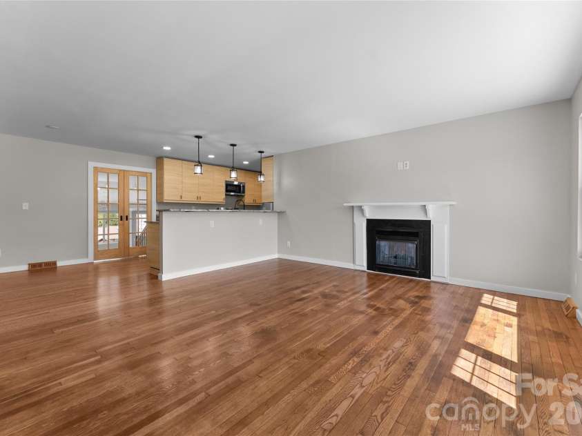 88 Skyview Terrace, Asheville, NC 28806.  MLS# CAR4397034, YatesRealty ID 4909. 