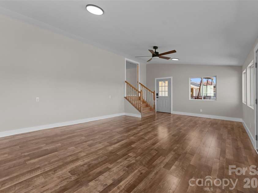 88 Skyview Terrace, Asheville, NC 28806.  MLS# CAR4397034, YatesRealty ID 4909. 