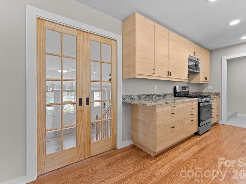 88 Skyview Terrace, Asheville, NC 28806.  MLS# CAR4397034, YatesRealty ID 4909. 