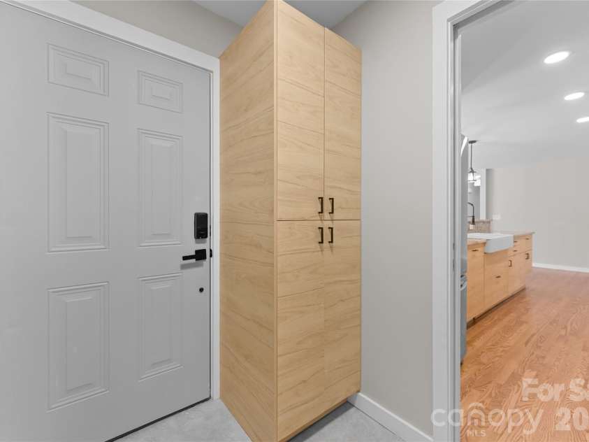 88 Skyview Terrace, Asheville, NC 28806.  MLS# CAR4397034, YatesRealty ID 4909. 