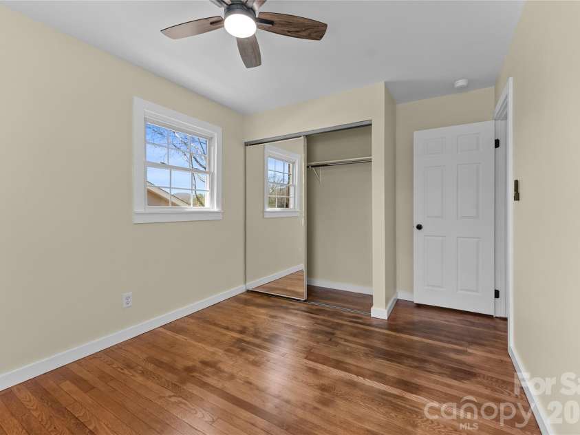 88 Skyview Terrace, Asheville, NC 28806.  MLS# CAR4397034, YatesRealty ID 4909. 