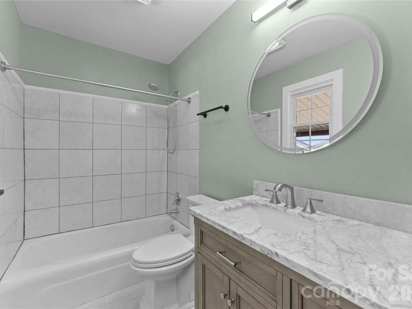88 Skyview Terrace, Asheville, NC 28806.  MLS# CAR4397034, YatesRealty ID 4909. 