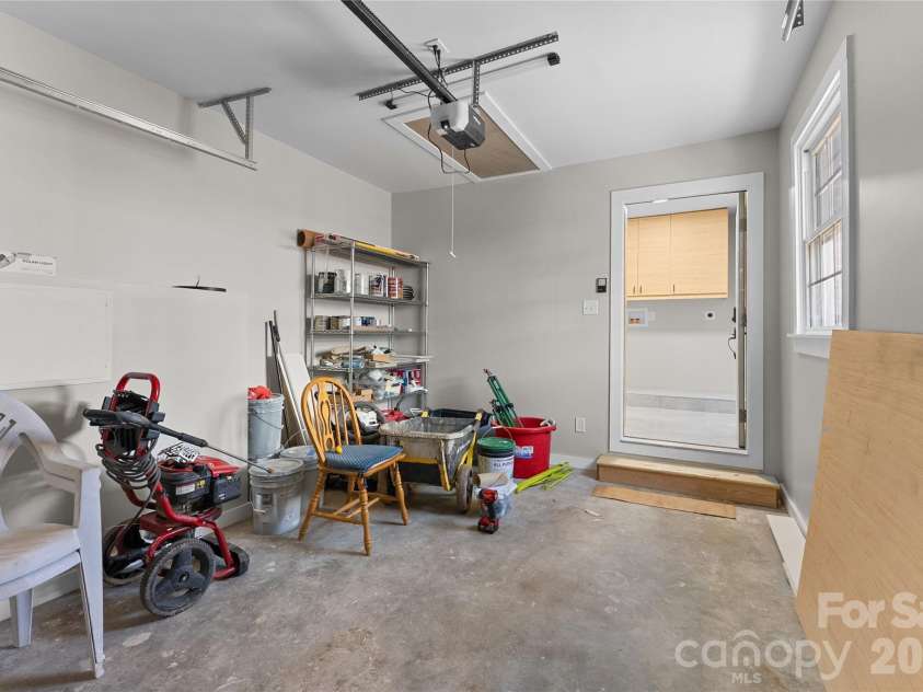 88 Skyview Terrace, Asheville, NC 28806.  MLS# CAR4397034, YatesRealty ID 4909. 