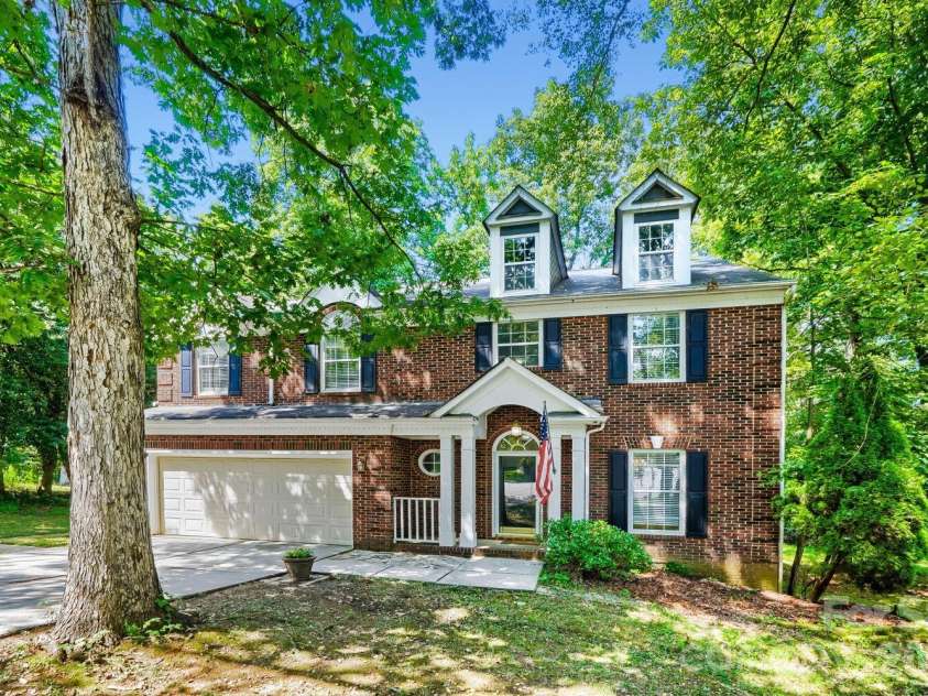4736 Kirkgard Trail, Charlotte, NC 28269.  MLS# CAR4421731, YatesRealty ID 49090. 