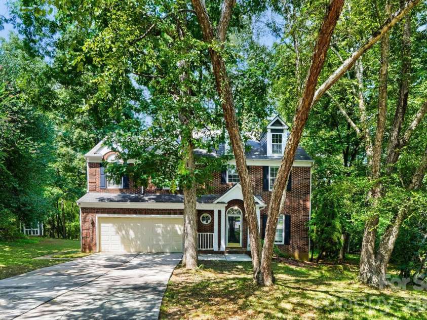 4736 Kirkgard Trail, Charlotte, NC 28269.  MLS# CAR4421731, YatesRealty ID 49090. 