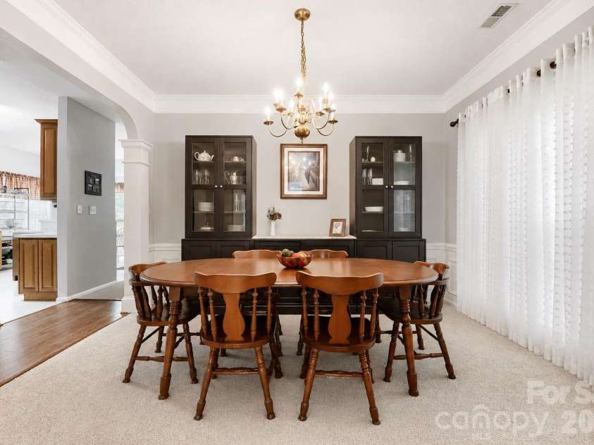 4736 Kirkgard Trail, Charlotte, NC 28269.  MLS# CAR4421731, YatesRealty ID 49090. 