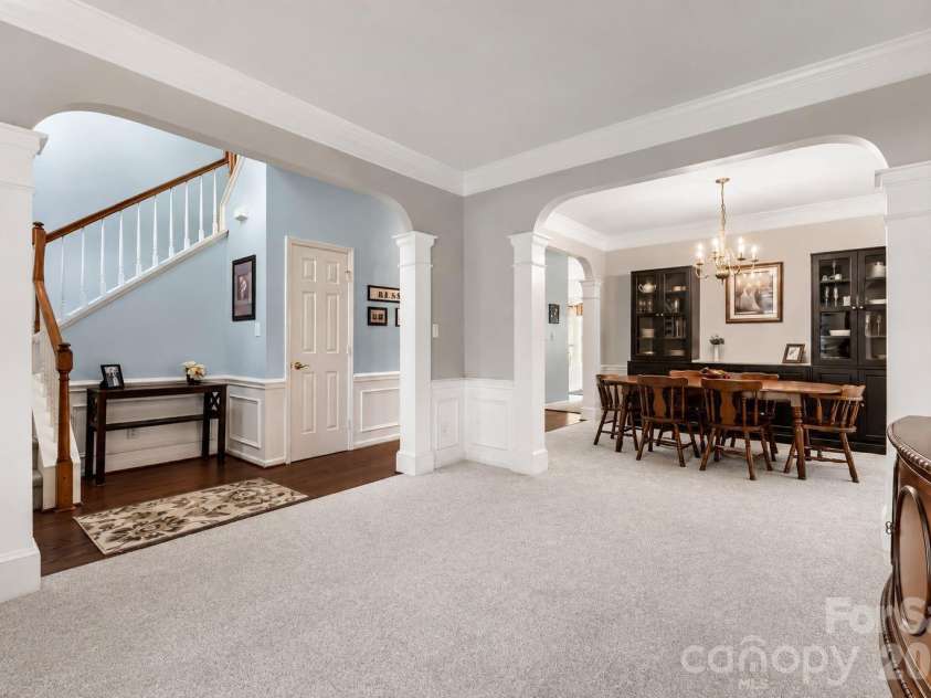 4736 Kirkgard Trail, Charlotte, NC 28269.  MLS# CAR4421731, YatesRealty ID 49090. 