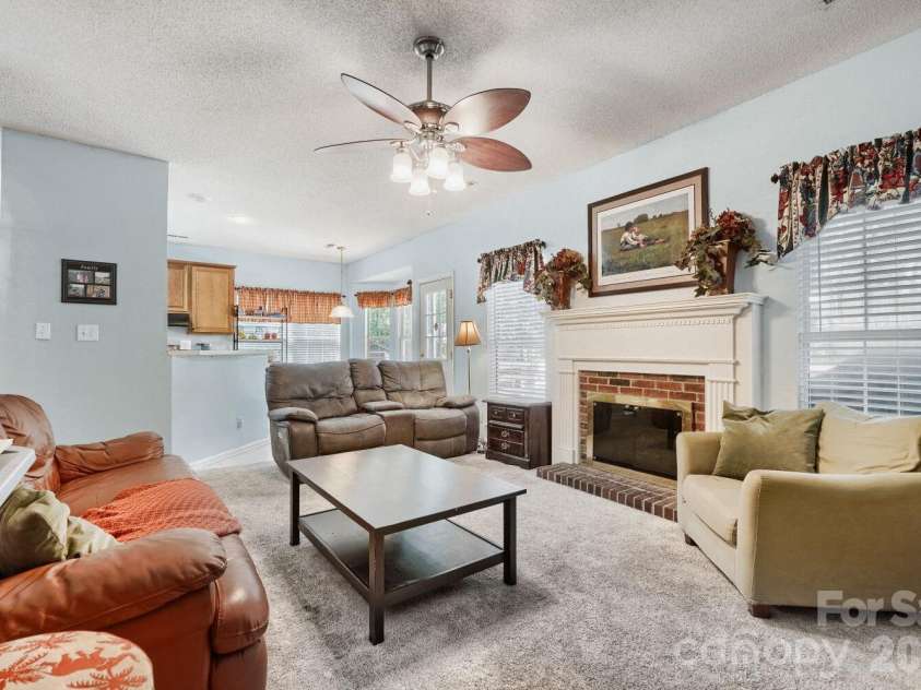 4736 Kirkgard Trail, Charlotte, NC 28269.  MLS# CAR4421731, YatesRealty ID 49090. 