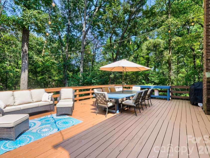 4736 Kirkgard Trail, Charlotte, NC 28269.  MLS# CAR4421731, YatesRealty ID 49090. 
