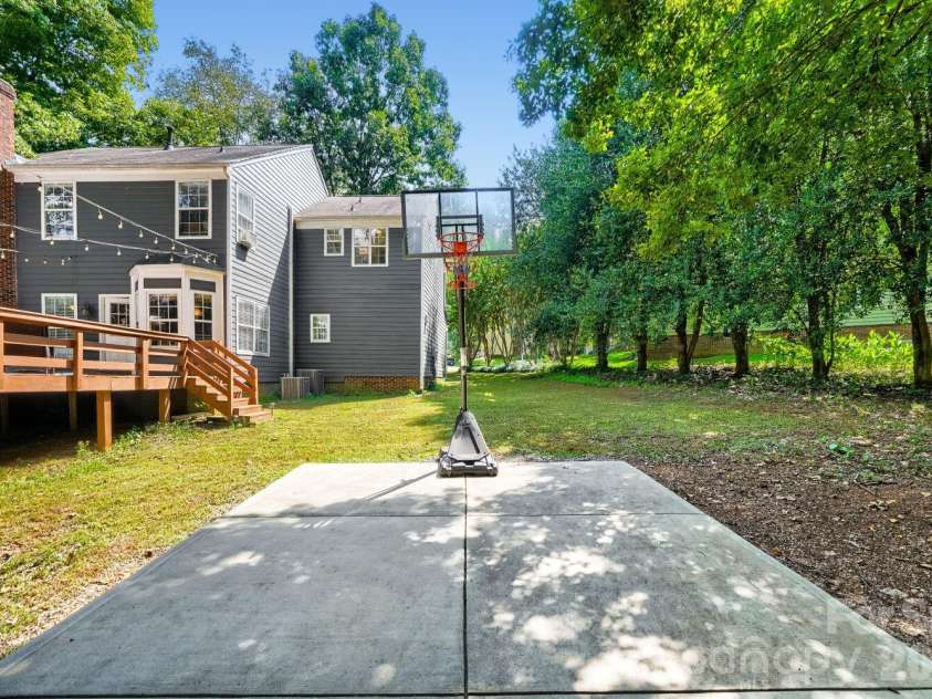 4736 Kirkgard Trail, Charlotte, NC 28269.  MLS# CAR4421731, YatesRealty ID 49090. 