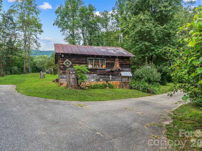 230 JOHNSON HOLLOW Road, Marion, NC 28752.  MLS# CAR4421839, YatesRealty ID 49094. 