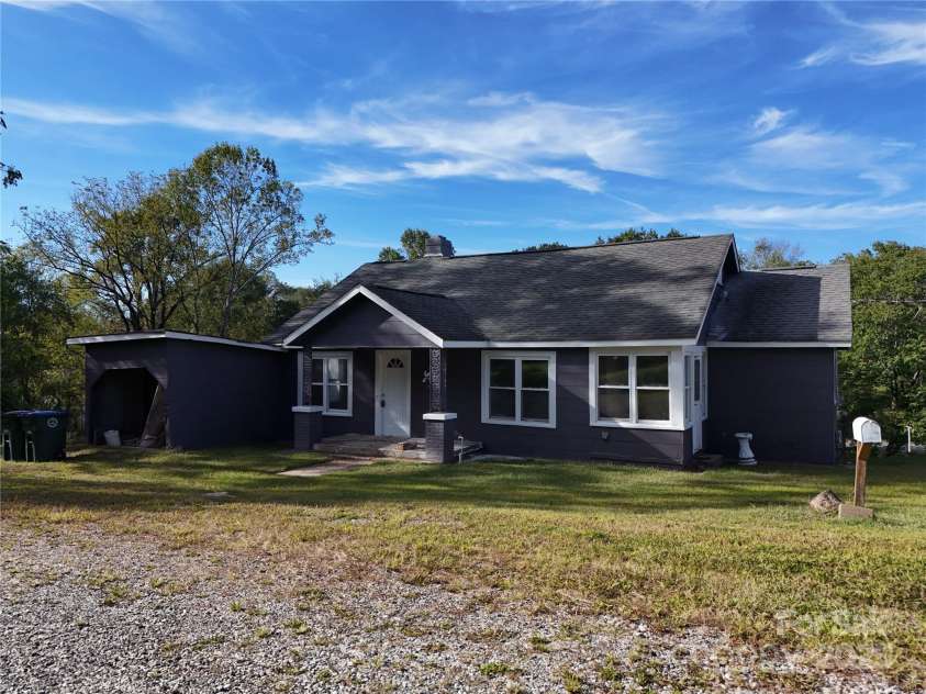 612 Washington Avenue, Valdese, NC 28690.  MLS# CAR4324555, YatesRealty ID 49096. 