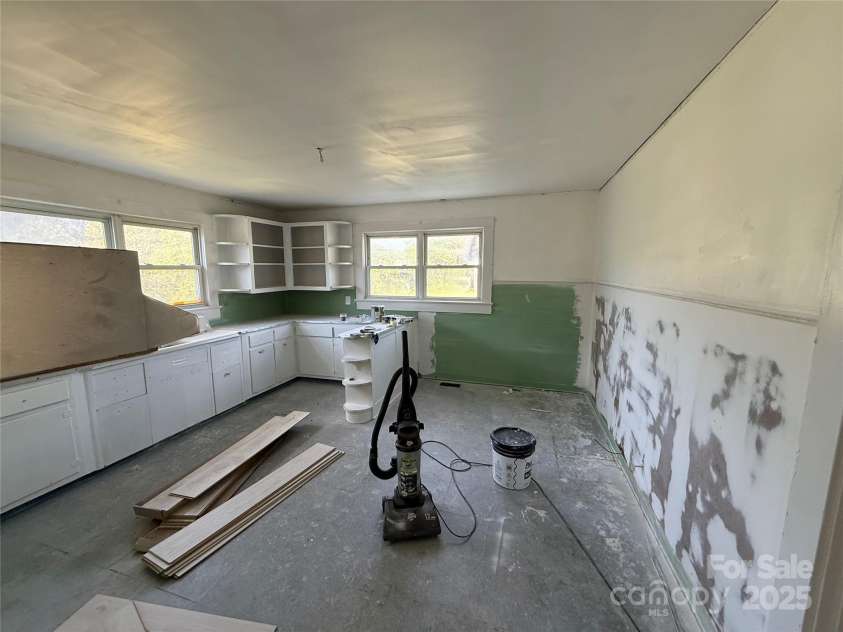 612 Washington Avenue, Valdese, NC 28690.  MLS# CAR4324555, YatesRealty ID 49096. 