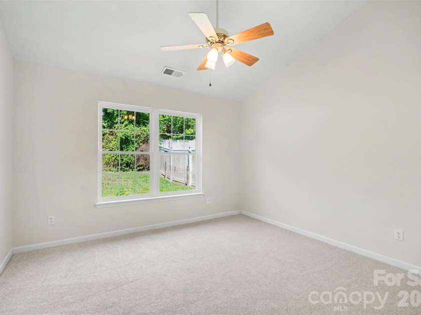 10424 Green Hedge Avenue, Charlotte, NC 28269.  MLS# CAR4421376, YatesRealty ID 49097. Bedroom #3
