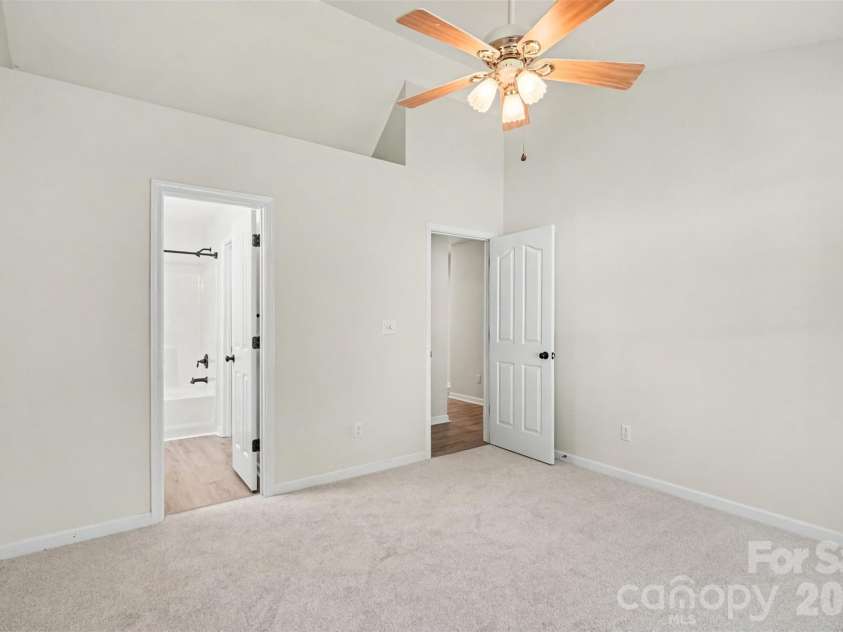 10424 Green Hedge Avenue, Charlotte, NC 28269.  MLS# CAR4421376, YatesRealty ID 49097. Bedroom #3