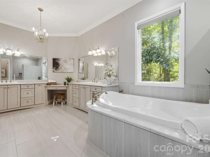 1206 Delaney Drive, Weddington, NC 28104.  MLS# CAR4421166, YatesRealty ID 49098. Primary Bathroom
