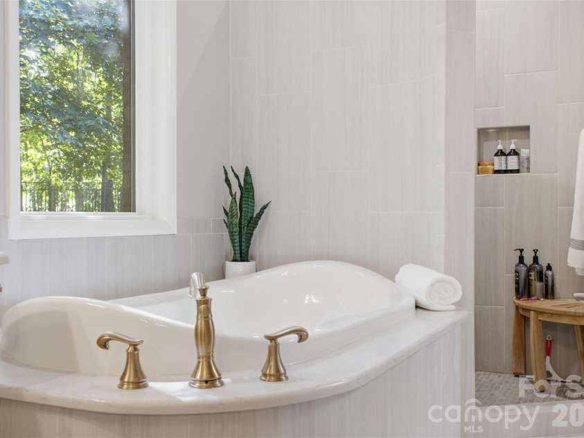 1206 Delaney Drive, Weddington, NC 28104.  MLS# CAR4421166, YatesRealty ID 49098. Primary Bathroom