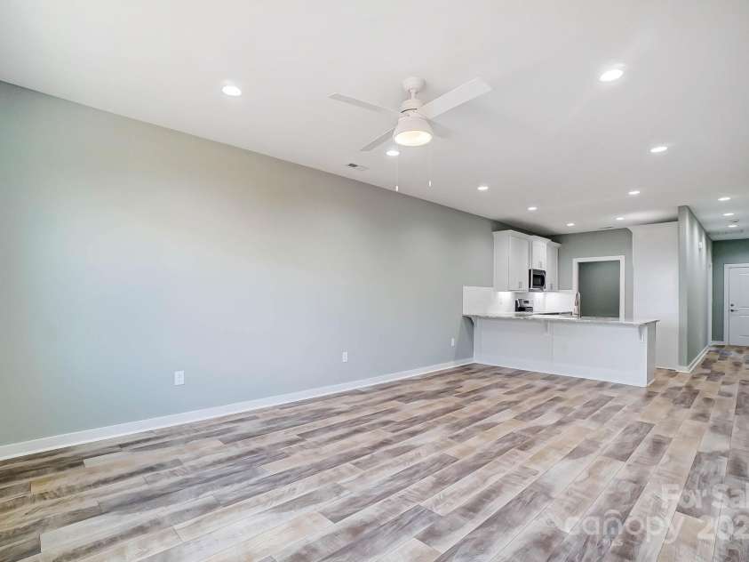 1529 28th Street Place, Hickory, NC 28602.  MLS# CAR4168332, YatesRealty ID 491. 