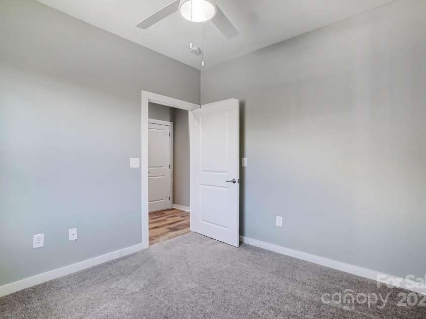 1529 28th Street Place, Hickory, NC 28602.  MLS# CAR4168332, YatesRealty ID 491. 