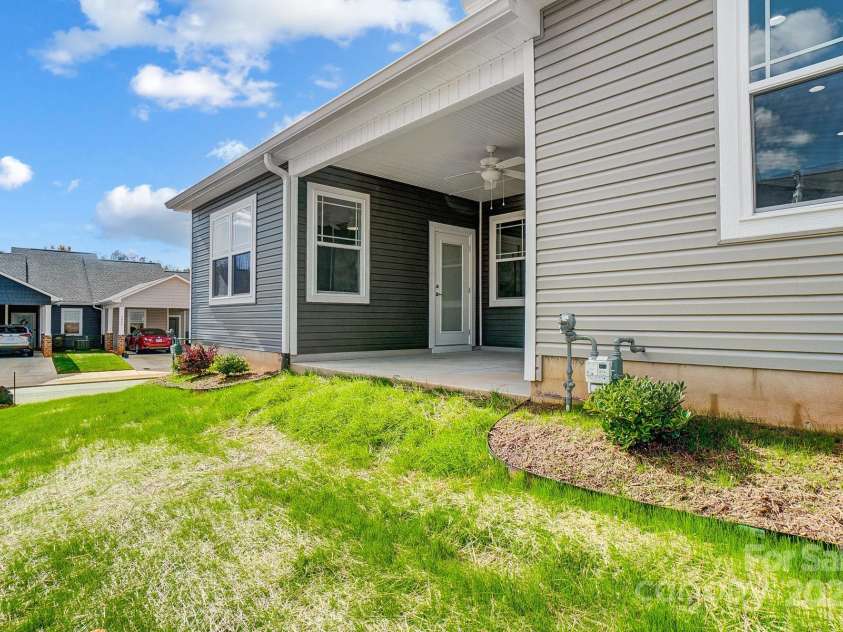 1529 28th Street Place, Hickory, NC 28602.  MLS# CAR4168332, YatesRealty ID 491. 