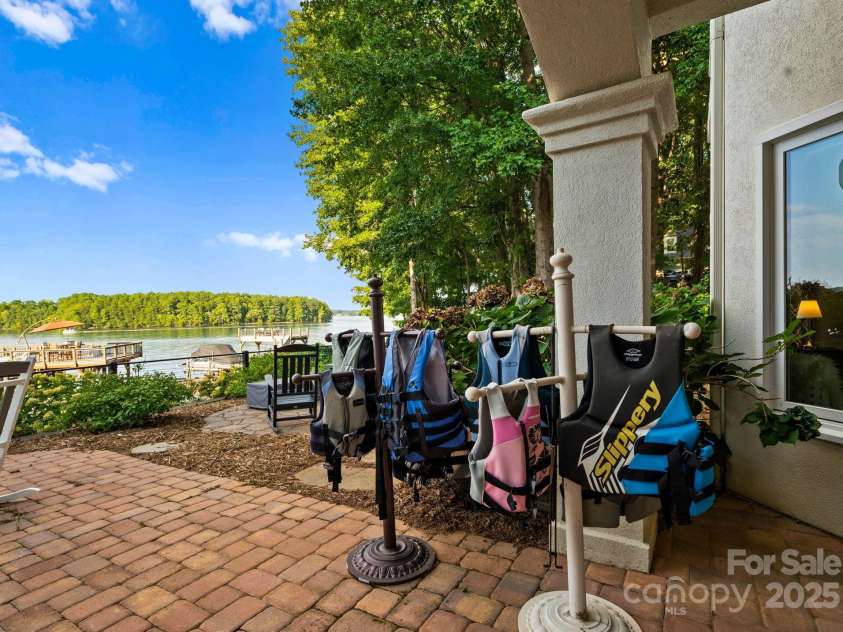 102 Stone Point Court, Mooresville, NC 28117.  MLS# CAR4235914, YatesRealty ID 4910. 