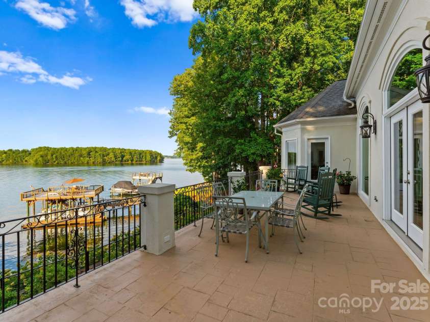 102 Stone Point Court, Mooresville, NC 28117.  MLS# CAR4235914, YatesRealty ID 4910. 