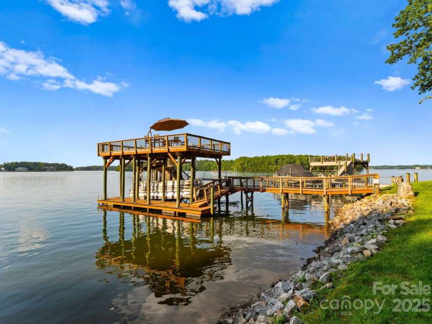 102 Stone Point Court, Mooresville, NC 28117.  MLS# CAR4235914, YatesRealty ID 4910. 