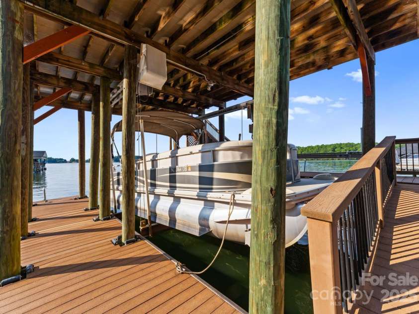 102 Stone Point Court, Mooresville, NC 28117.  MLS# CAR4235914, YatesRealty ID 4910. 