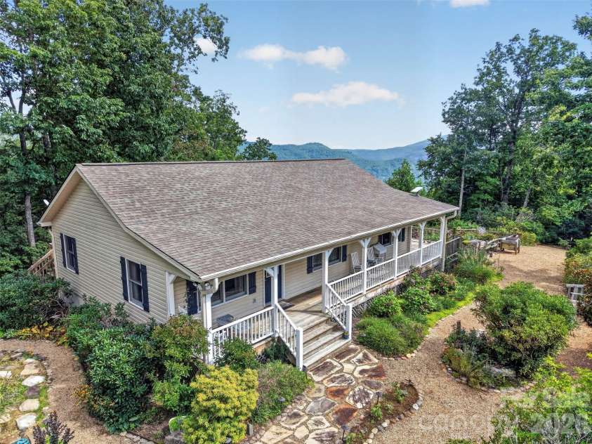 44 & 50 Autumn View Drive, Hendersonville, NC 28792.  MLS# CAR4421404, YatesRealty ID 49100. 