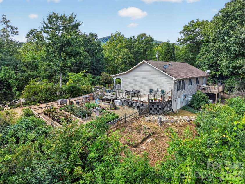 44 & 50 Autumn View Drive, Hendersonville, NC 28792.  MLS# CAR4421404, YatesRealty ID 49100. 