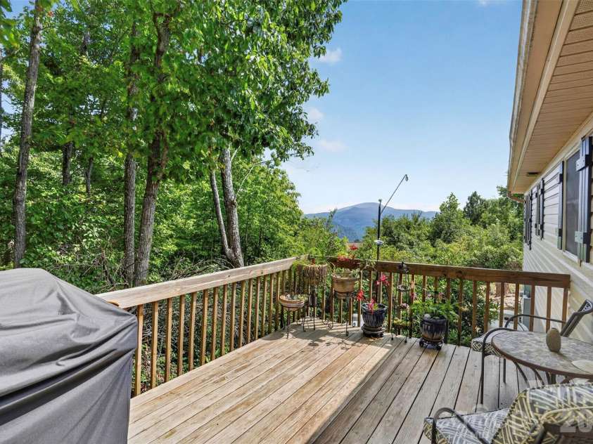 44 & 50 Autumn View Drive, Hendersonville, NC 28792.  MLS# CAR4421404, YatesRealty ID 49100. 