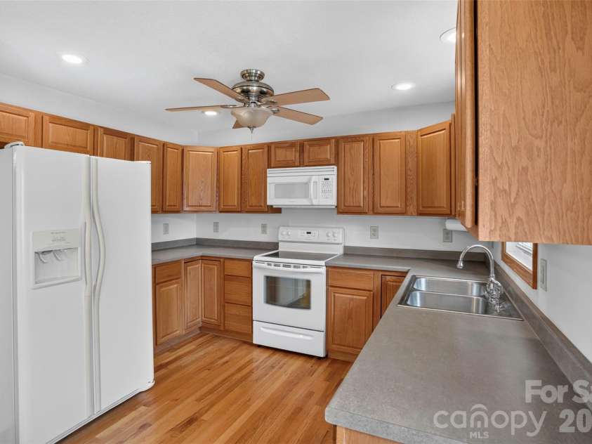 44 & 50 Autumn View Drive, Hendersonville, NC 28792.  MLS# CAR4421404, YatesRealty ID 49100. 