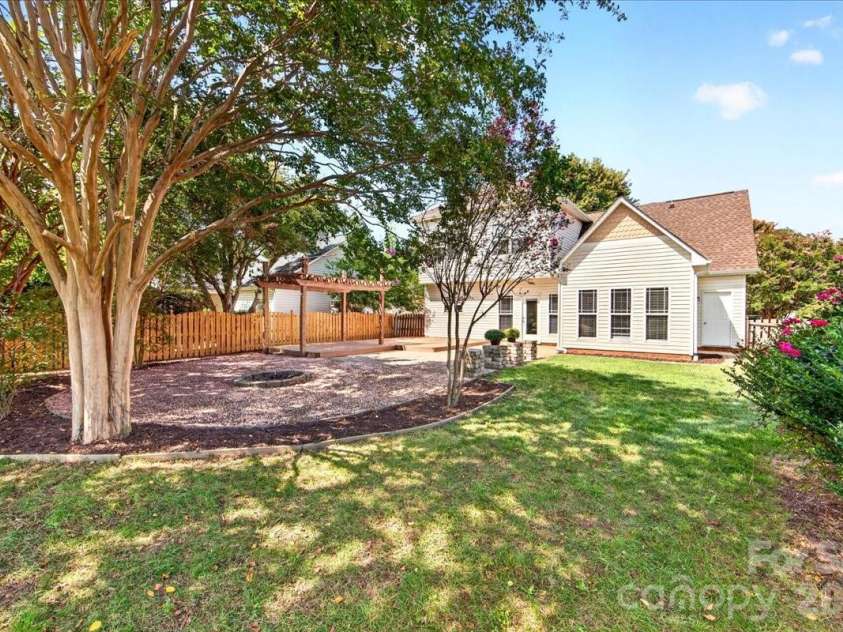 9026 Crusaders Court, Matthews, NC 28105.  MLS# CAR4420940, YatesRealty ID 49102. Welcome home!