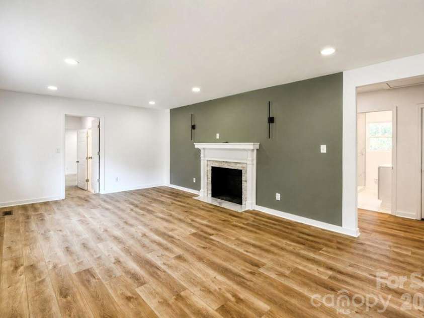 300 King Street, Monroe, NC 28110.  MLS# CAR4421432, YatesRealty ID 49103. 