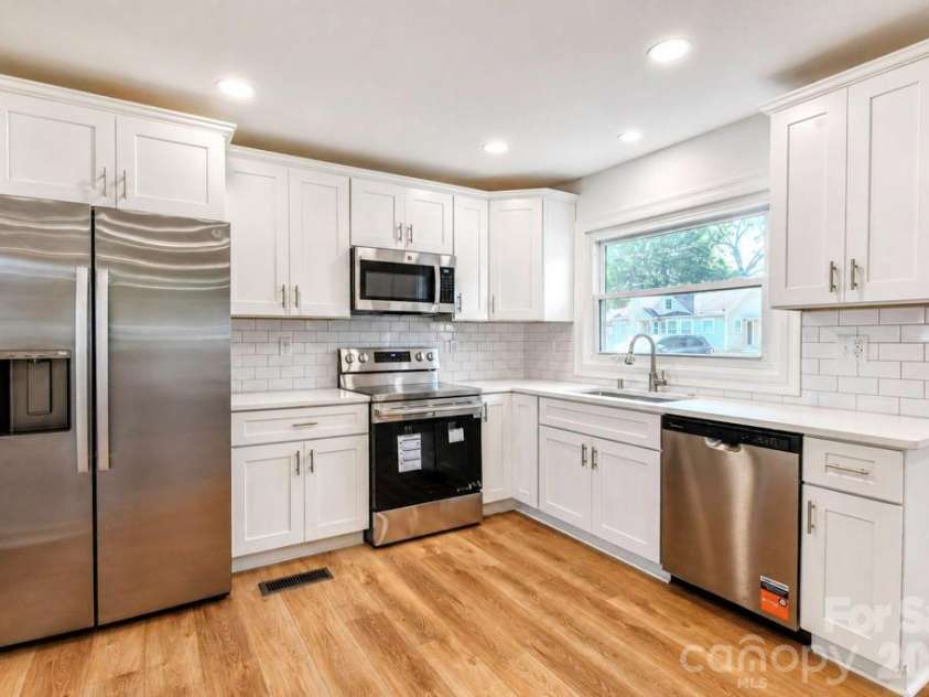300 King Street, Monroe, NC 28110.  MLS# CAR4421432, YatesRealty ID 49103. 