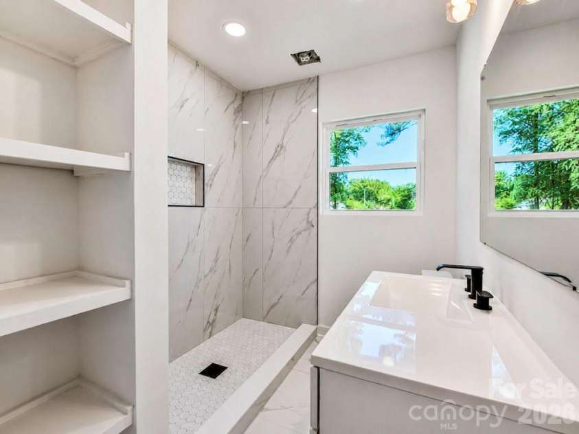 300 King Street, Monroe, NC 28110.  MLS# CAR4421432, YatesRealty ID 49103. 