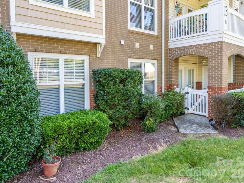 16638 Amberside Road, Cornelius, NC 28031.  MLS# CAR4420901, YatesRealty ID 49104. 