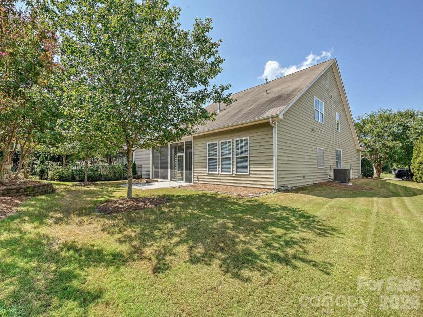 1021 Knob Creek Lane, Tega Cay, SC 29708.  MLS# CAR4420740, YatesRealty ID 49105. 
