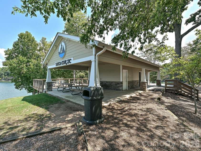 1021 Knob Creek Lane, Tega Cay, SC 29708.  MLS# CAR4420740, YatesRealty ID 49105. 