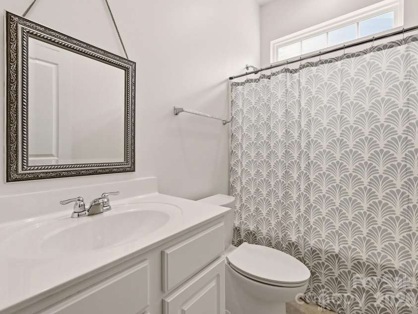 1021 Knob Creek Lane, Tega Cay, SC 29708.  MLS# CAR4420740, YatesRealty ID 49105. Full bath
