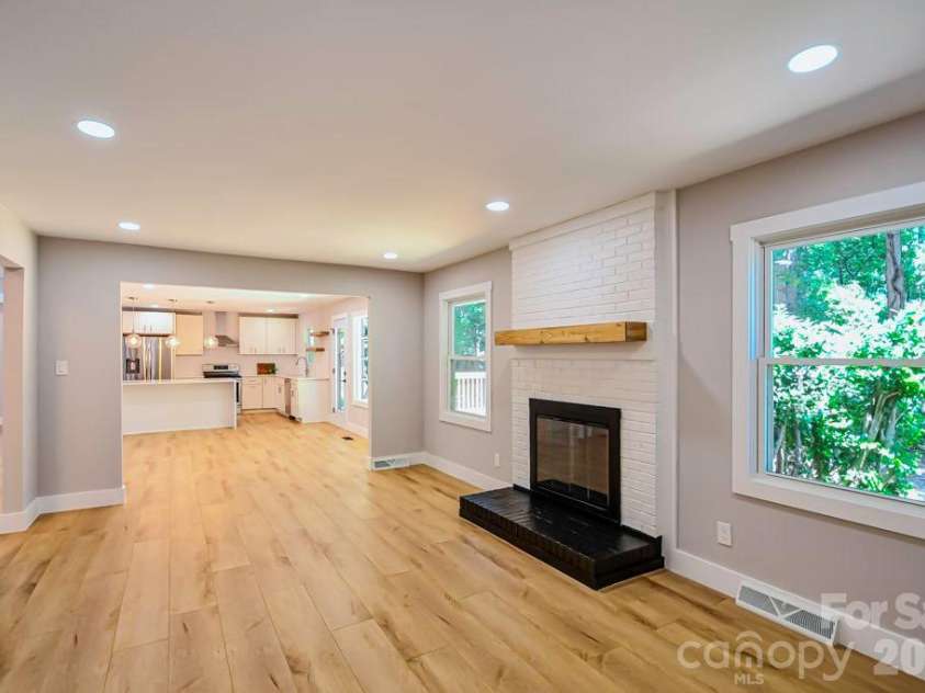 1440 Mcilroy Road, Charlotte, NC 28212.  MLS# CAR4420925, YatesRealty ID 49107. 